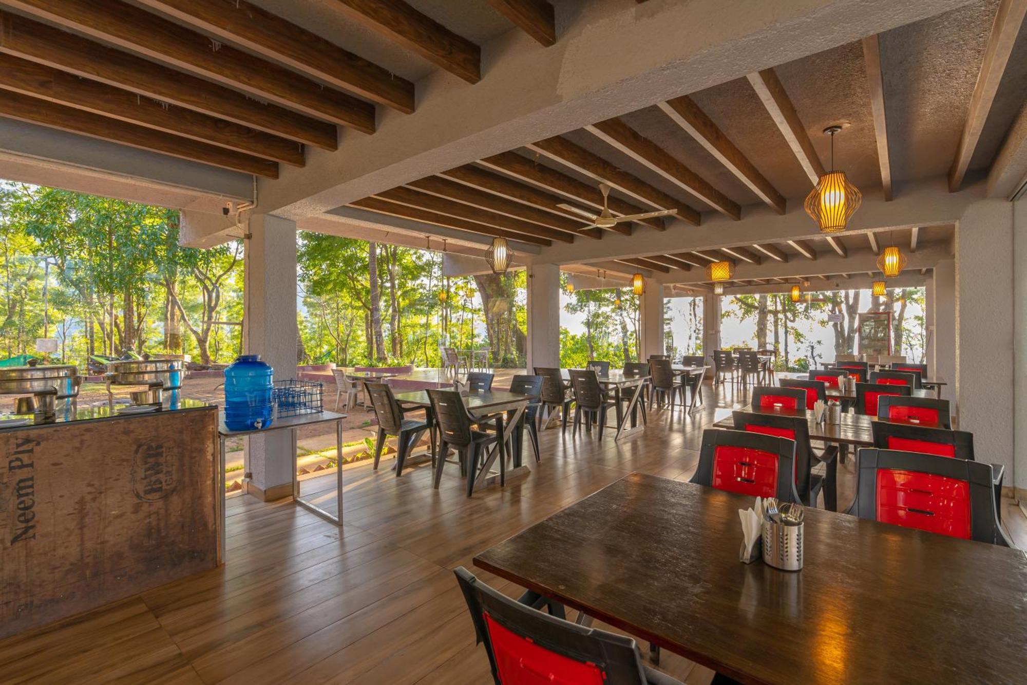 Q Swarga Retreat Hotel Attigundi Bagian luar foto