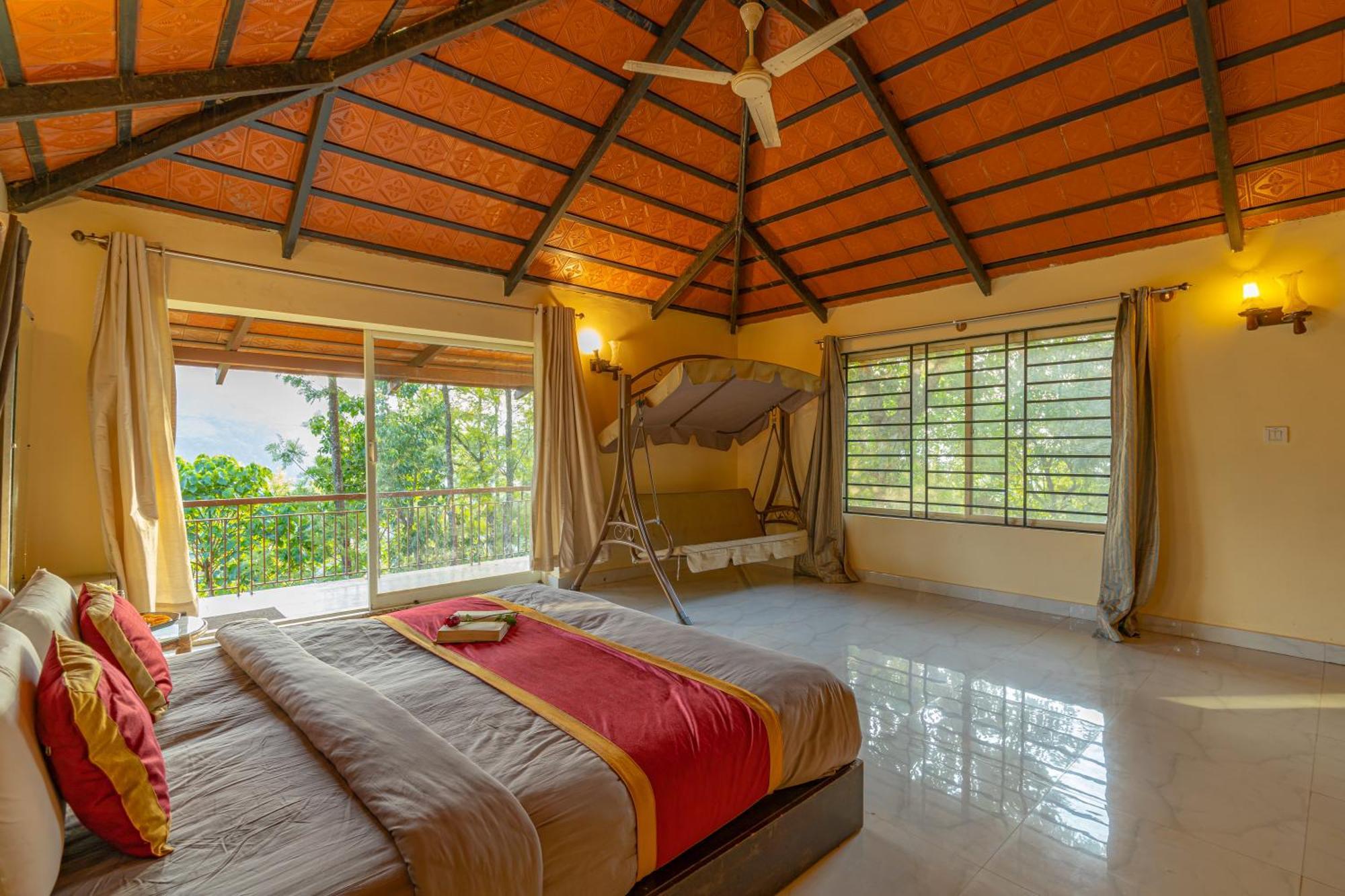 Q Swarga Retreat Hotel Attigundi Bagian luar foto
