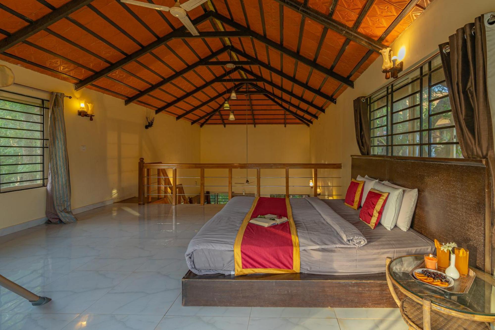 Q Swarga Retreat Hotel Attigundi Bagian luar foto