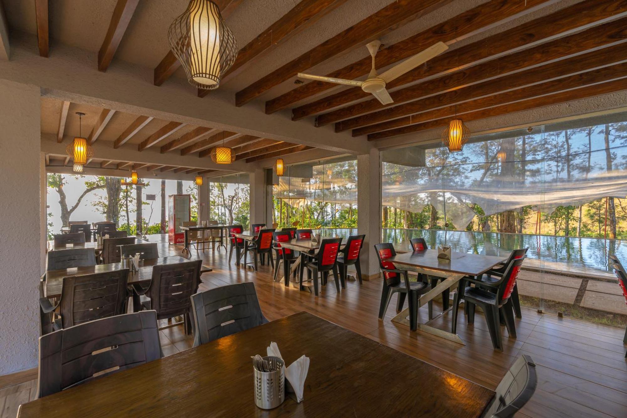 Q Swarga Retreat Hotel Attigundi Bagian luar foto