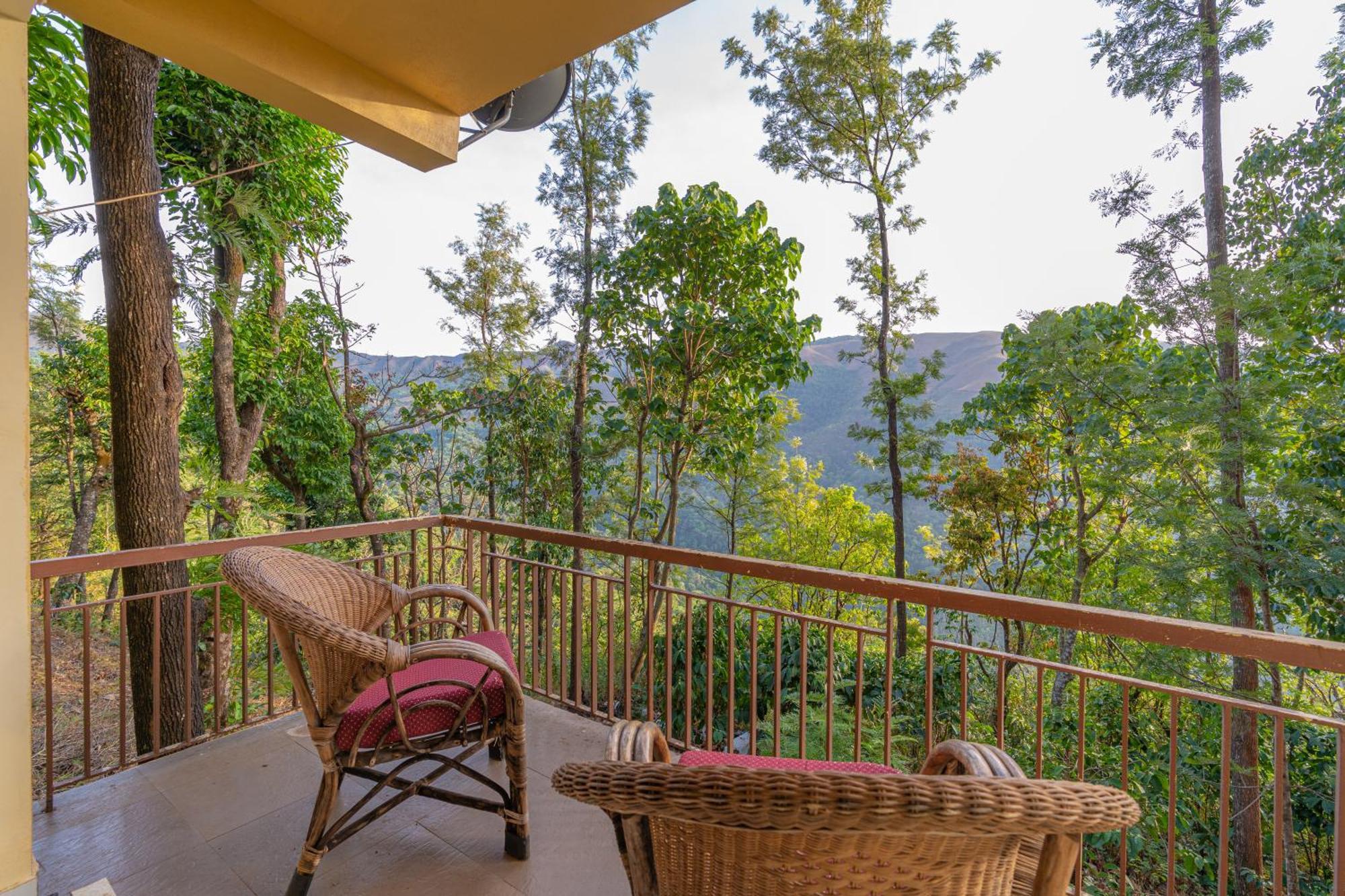 Q Swarga Retreat Hotel Attigundi Bagian luar foto
