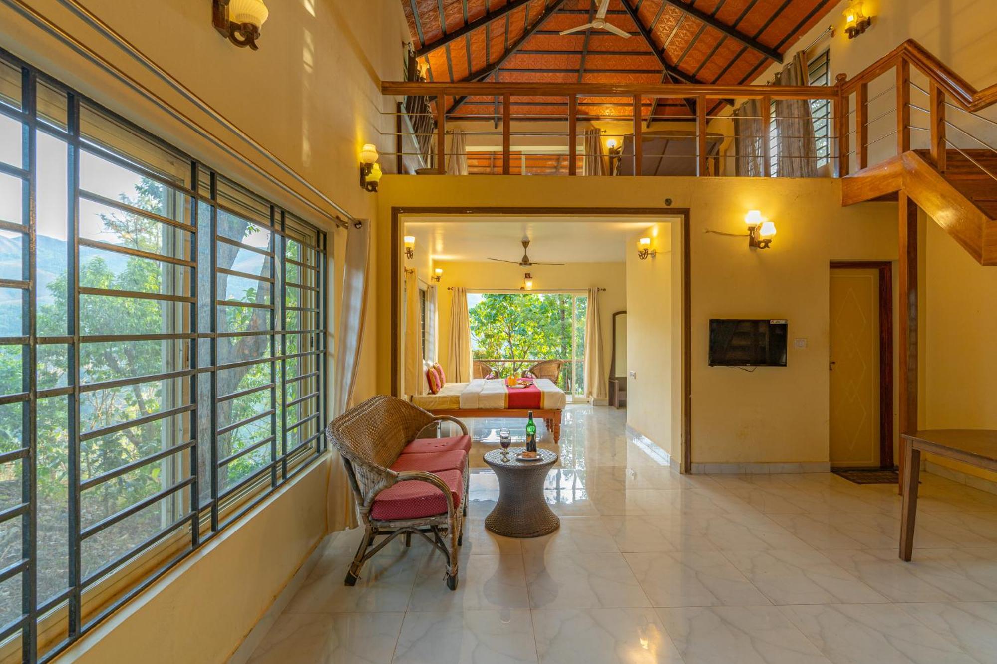 Q Swarga Retreat Hotel Attigundi Bagian luar foto