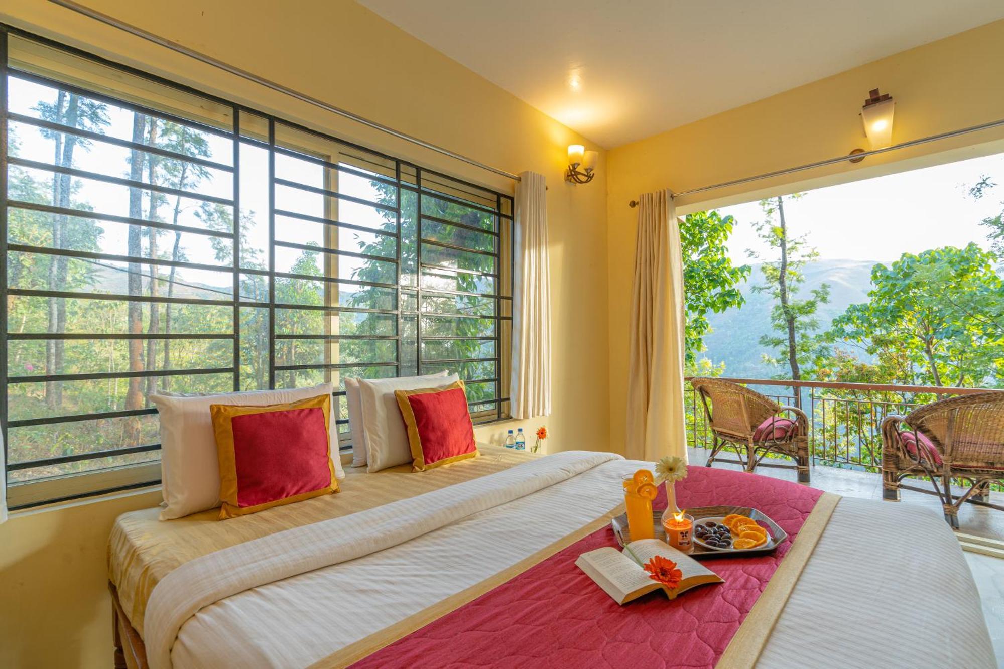 Q Swarga Retreat Hotel Attigundi Bagian luar foto