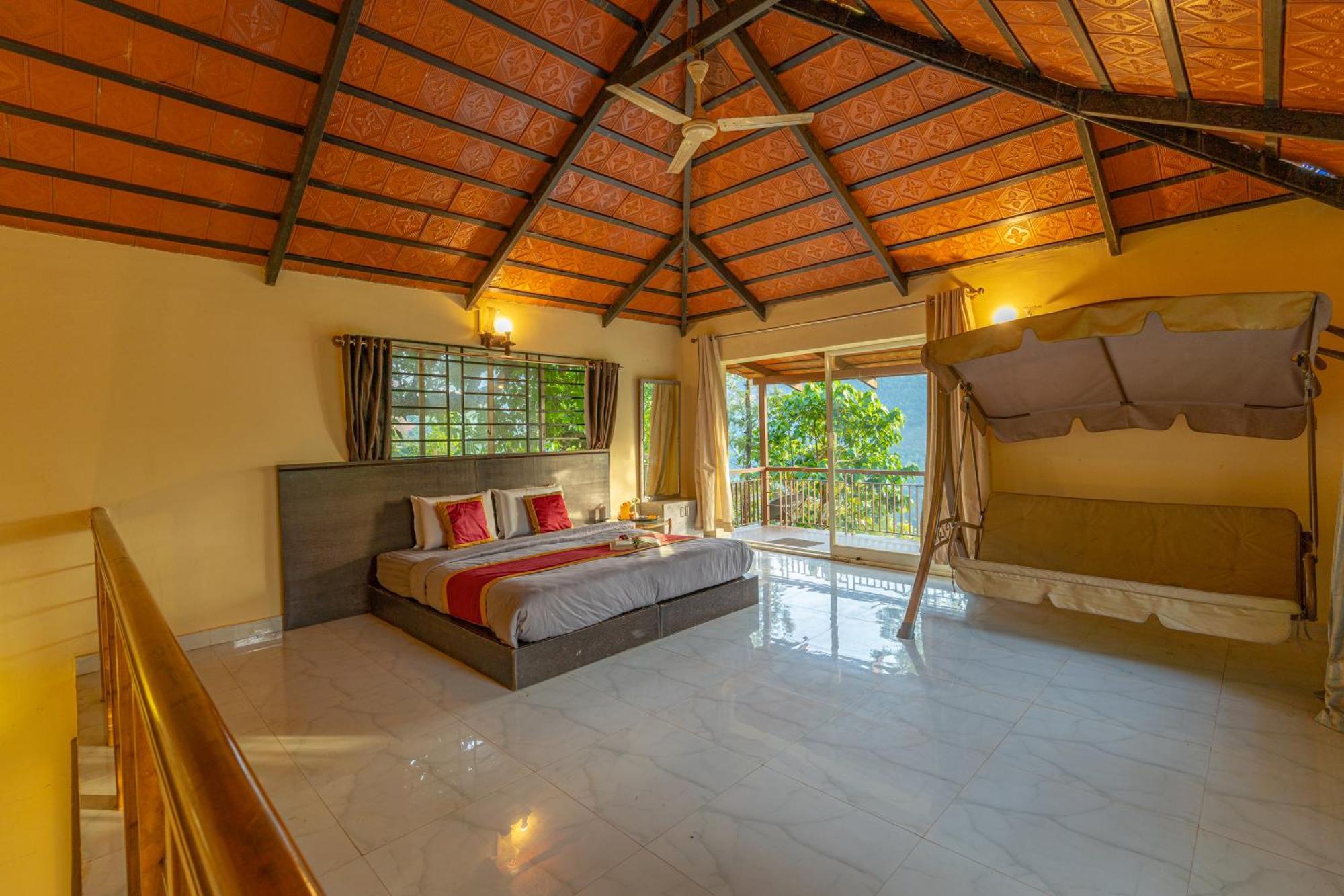 Q Swarga Retreat Hotel Attigundi Bagian luar foto