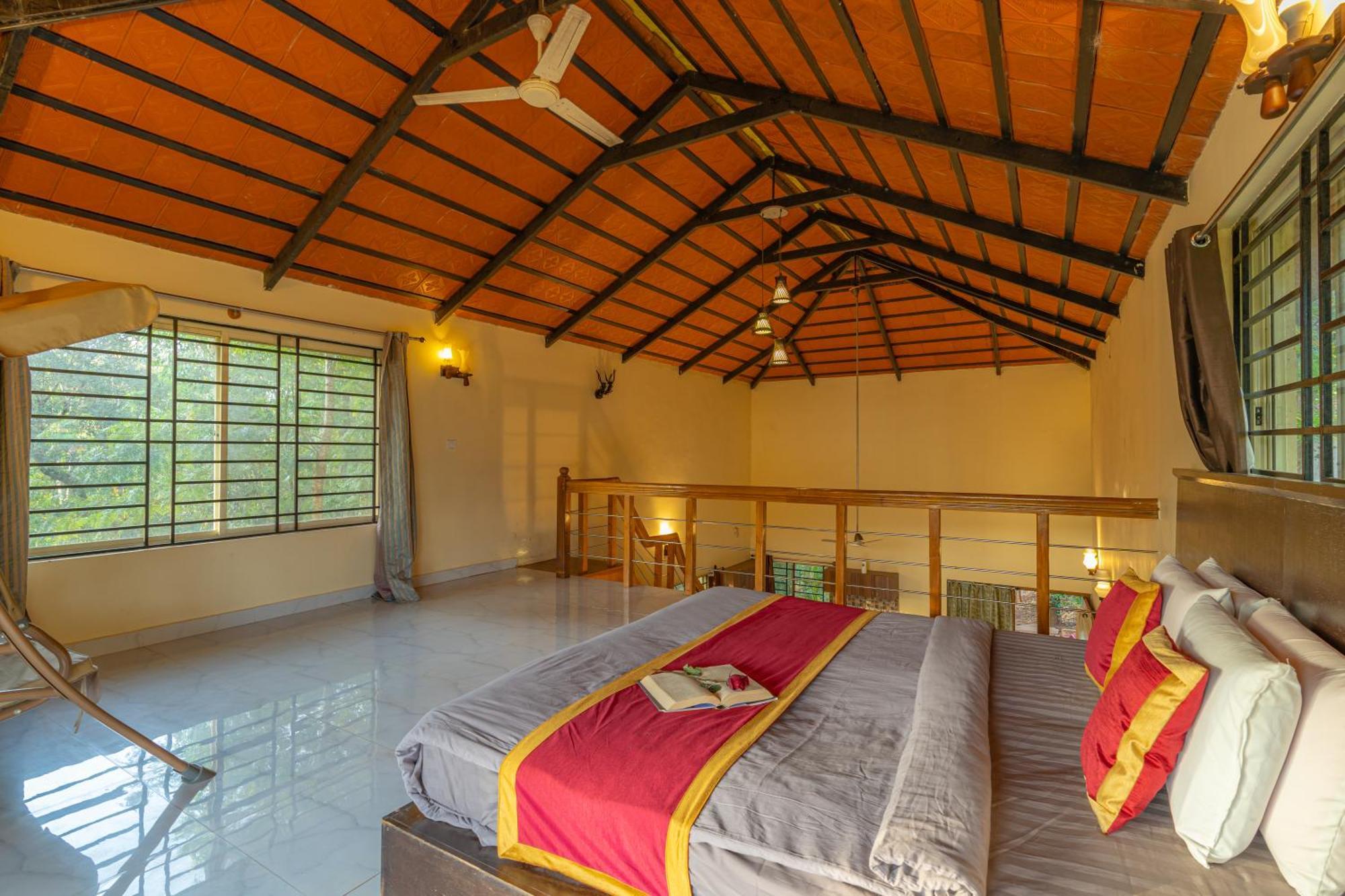Q Swarga Retreat Hotel Attigundi Bagian luar foto